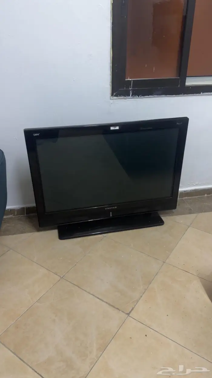 تلفزيون بكامل معداته 2