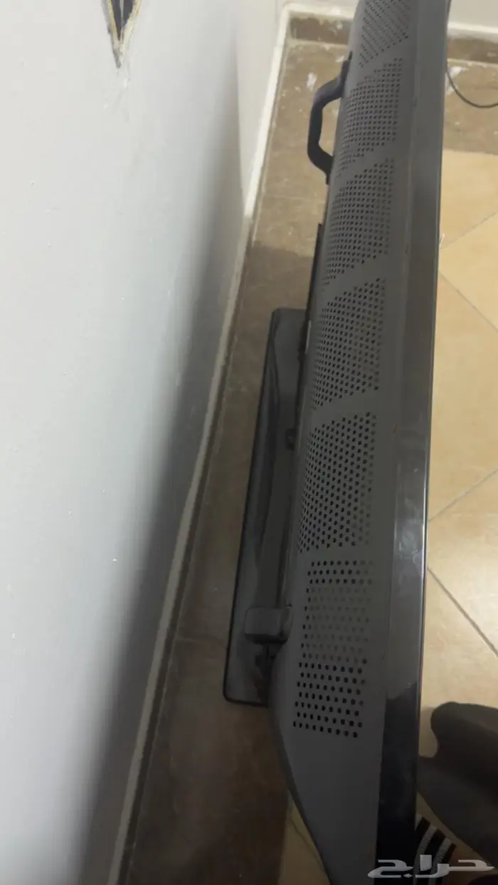 تلفزيون بكامل معداته 3