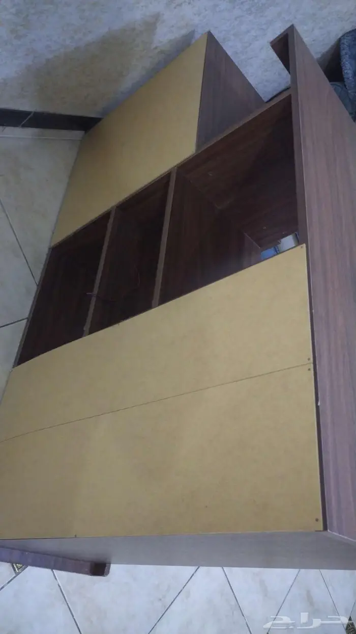 طاوله تلفزيون حلوه ونظيفه استعمال بسيط 2