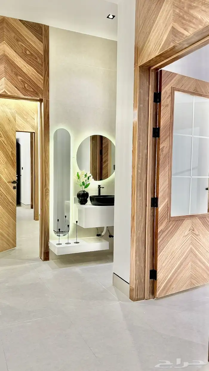 ادوار وشقق منفصله للبيع في المزاحمية 1