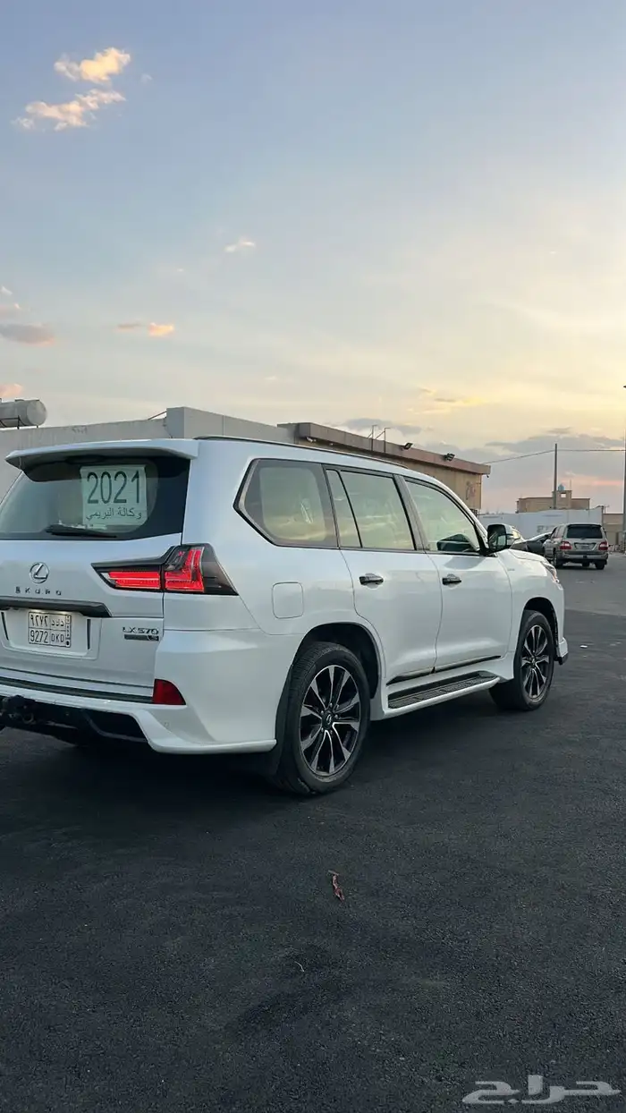 للبيع جيب لكزس 2016 10