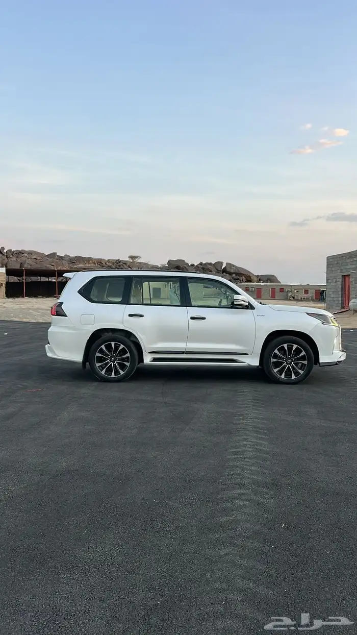 للبيع جيب لكزس 2016 0