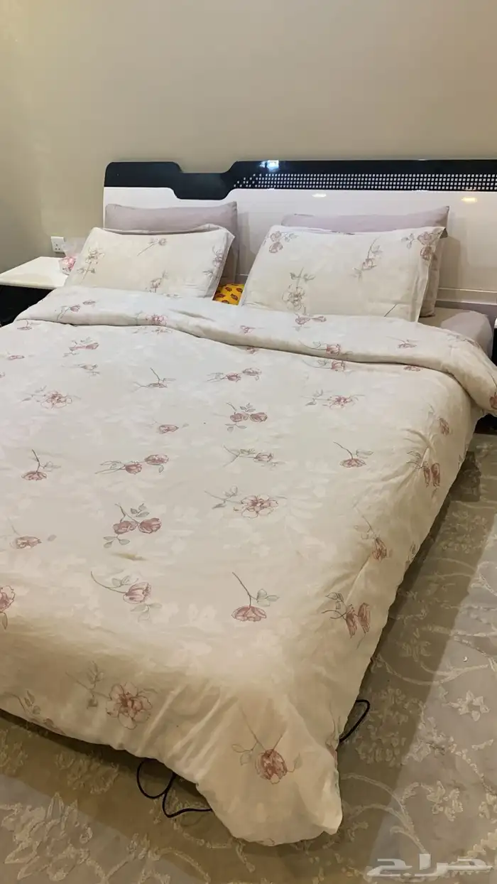 غرفة نوم بدون دولاب 3