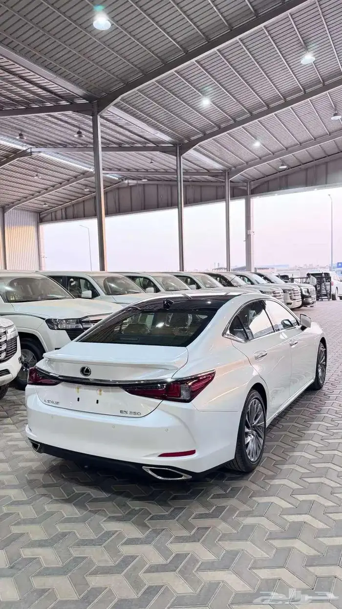 لكزس ES350 بريمي نص فل 2025 12