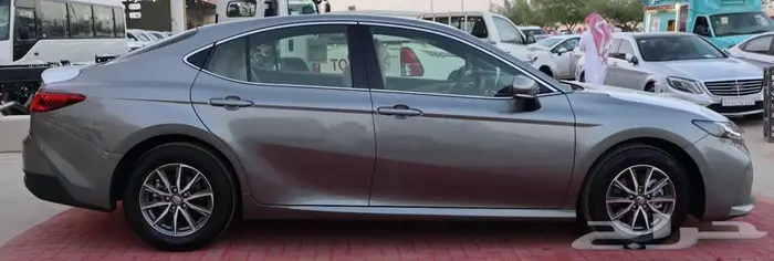 تويوتا كامري Eبنزين 2025 سعودي كل الألون والفئات متوفره 6