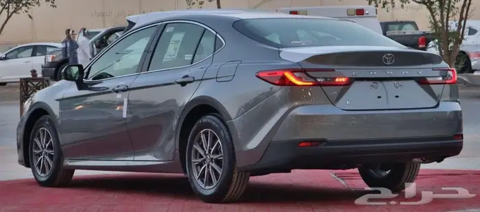 تويوتا كامري Eبنزين 2025 سعودي كل الألون والفئات متوفره 4