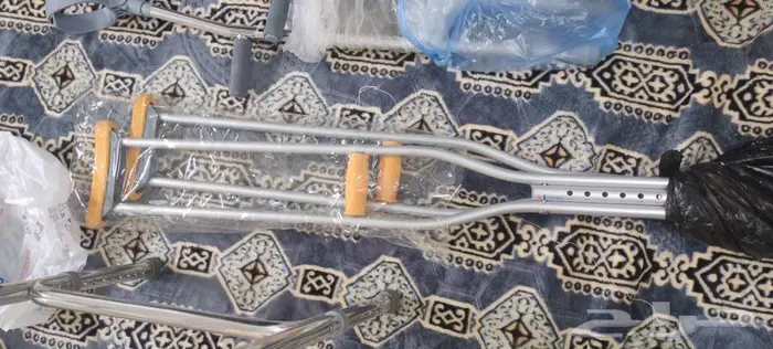 مشاية وعكاز 0