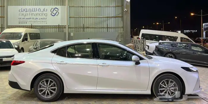 تويوتا كامري E بنزين ستاندر 2