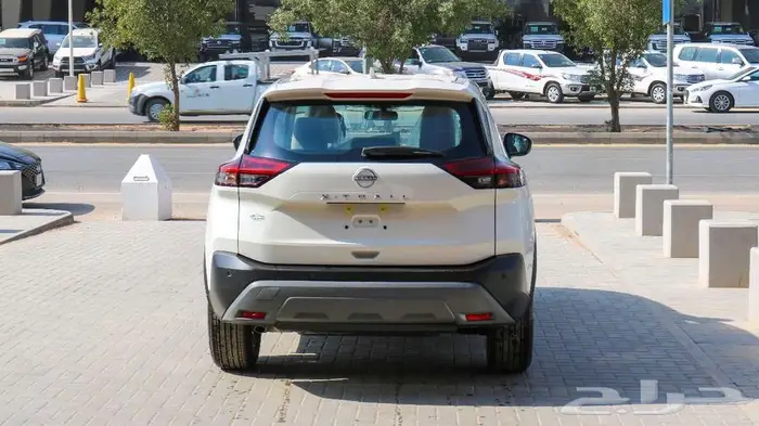 نيسان اكستريل 7 راكب 2025 بدون دبل ابيض كاش - اقساط 5