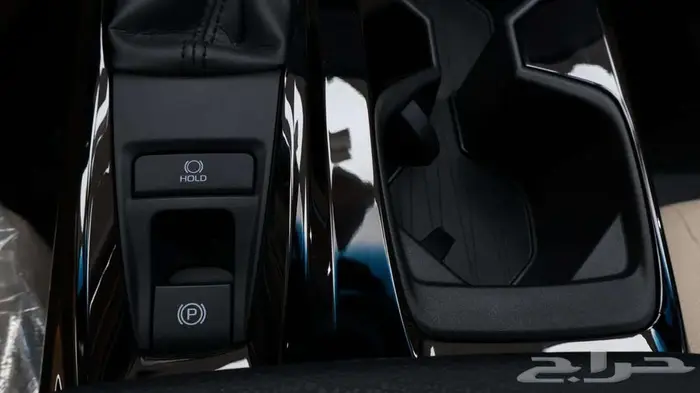 تويوتا كامري LE بنزين 2025 18