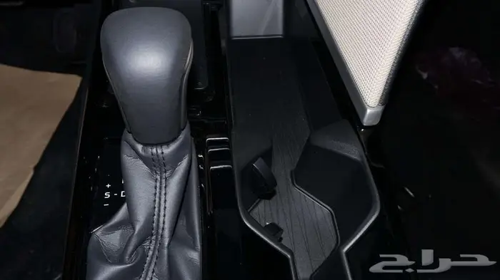 تويوتا كامري LE بنزين 2025 11