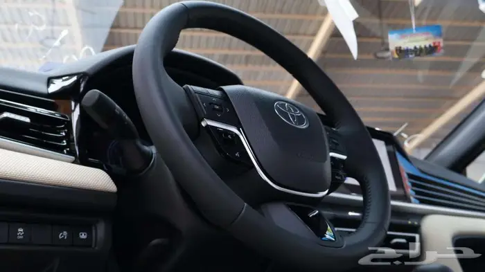 تويوتا كامري LE بنزين 2025 20