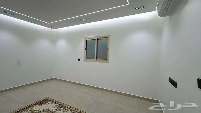 شقة عائلية للإيجار السنوي بحي النهضة واسعة تضم 3 غرف وصالة 3