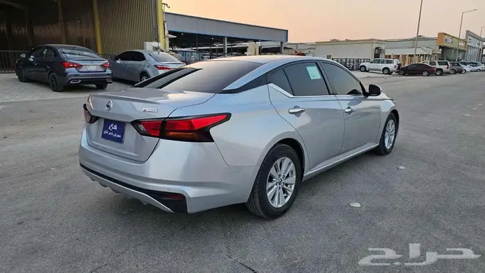 نيسان التيما 2022 ستاندر 3