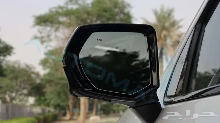 كاديلك اسكاليد 600 Sport Platinum 2025 اصفار مع ضمان 40