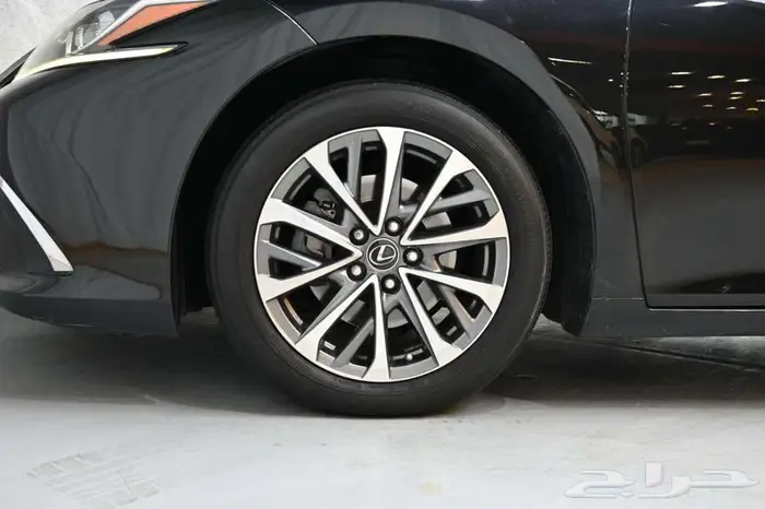 لكزس ES300h 2021 وارد خليجي 5