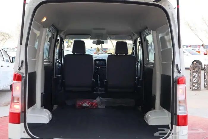 تويوتا لايت اس فان بنزين 2025 سعودي 6