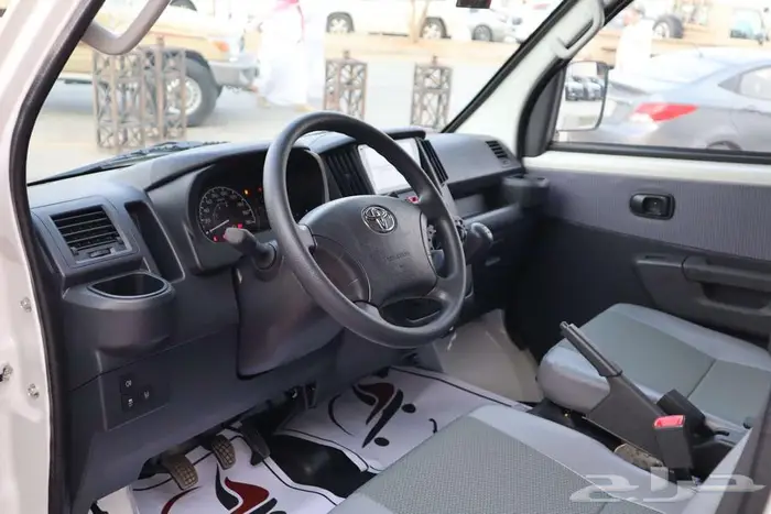 تويوتا لايت اس فان بنزين 2025 سعودي 9