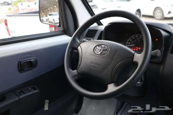 تويوتا لايت اس فان بنزين 2025 سعودي 11