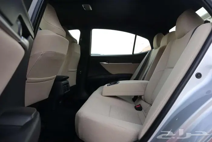 تويوتا كامري Eبنزين 2025 سعودي كل الألون والفئات متوفره 17