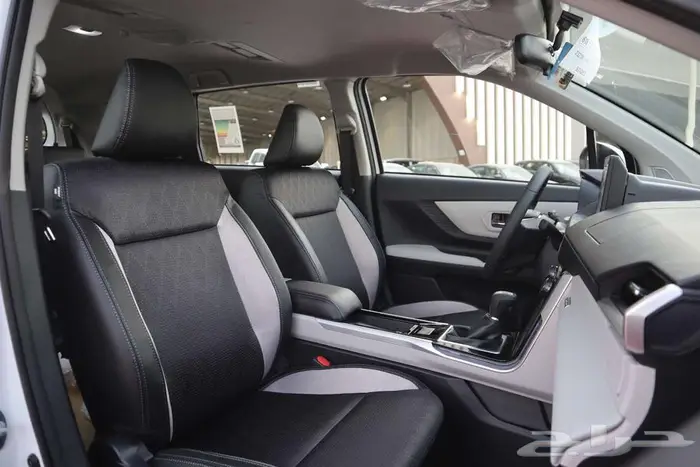 تويونا فيلوز GXLاتوماتيك 2025 ( جميع انواع البنوك ) 24