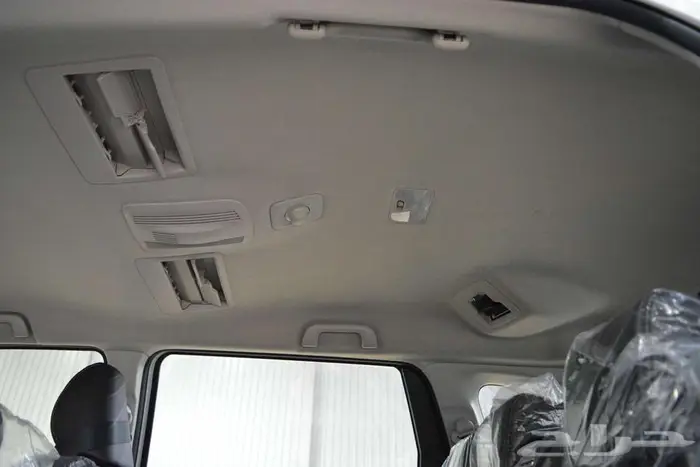 تويوتا فيلوز GLX فل موديل 2025 ابيض و رصاصي ورمادى 12