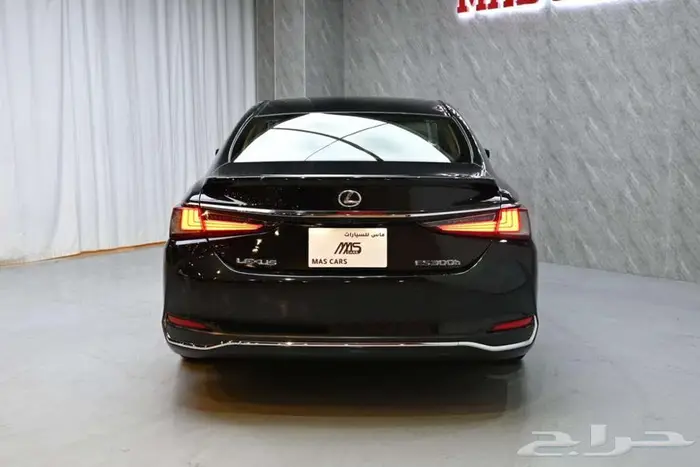 لكزس ES300h 2021 وارد خليجي 8