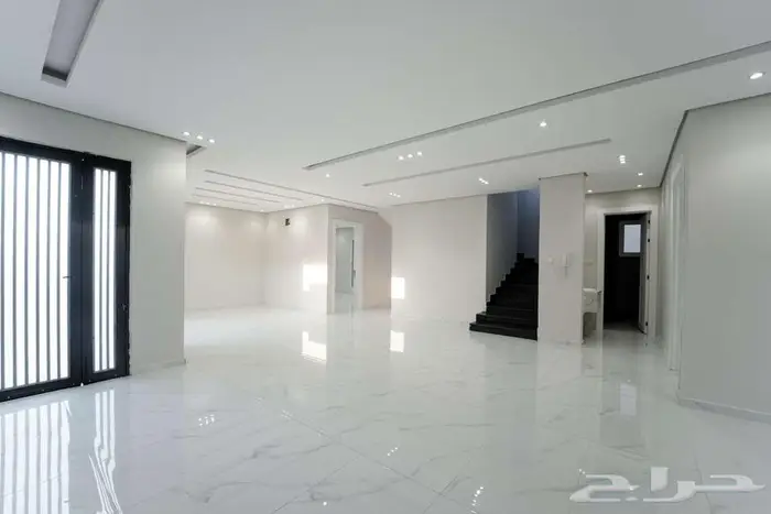 للبيع فلل مفصولة300م بحي العروبة موسس مصعد 3