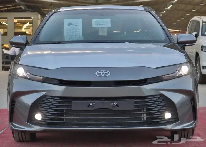 تويوتا كامري Eبنزين 2025 سعودي كل الألون والفئات متوفره 5