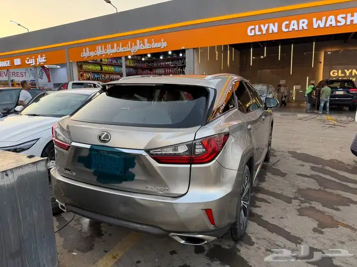 لكزس RX   البودي سليم ما شاف الورشة (ما عدا دقشات ما تذكر) 1