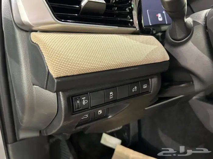 تويوتا كامري 2025 LE بالنقد والتقسيط 23