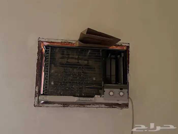 للبيع مكيف نظيف وثلاجة 0