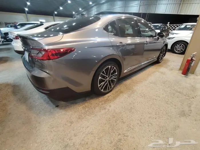 كامري جراندي تيتانيوم مستعملة موديل 2025 11