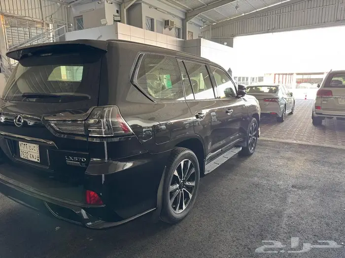 لكزس LX570 2021 بلاك اديشن 3