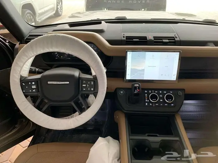 لاندروفر - ديفندر HSE V6 موديل 2025 8