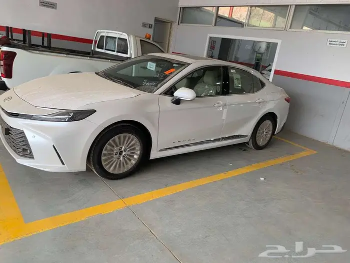 كامري LE بنزين 2025 كاش وأقساط 0