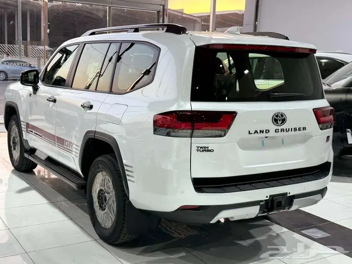 تويوتا لاندكروزر GR بنزين 2025 3