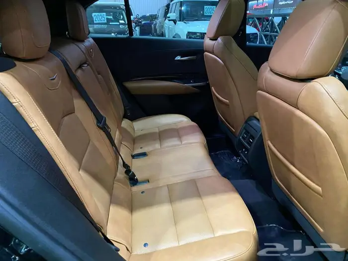 كاديلاك اكس تي 4 موديل 2023 اسود فل سعودي ماشيه 20 الف كم 37