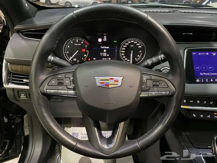 كاديلاك اكس تي 4 موديل 2023 اسود فل سعودي ماشيه 20 الف كم 26