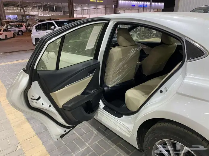 تويوتا كامري 2025 E ستاندر ابيض سعودي 21