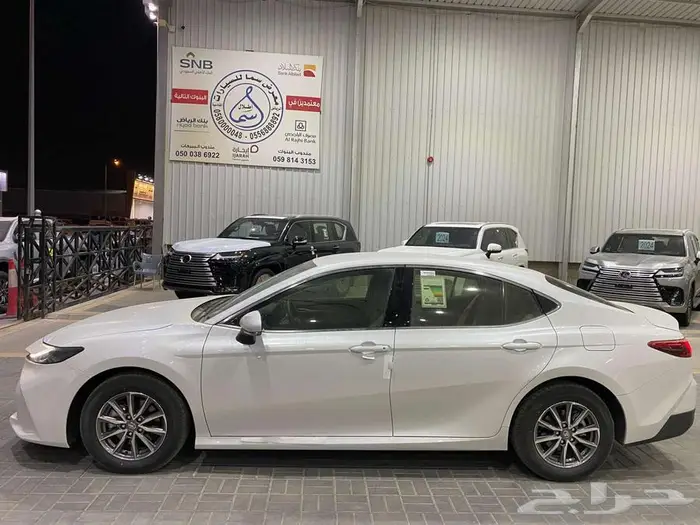 تويوتا كامري 2025 E ستاندر ابيض سعودي 6