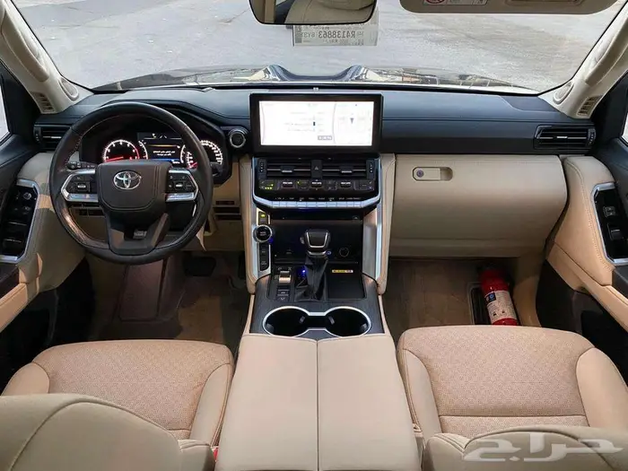 لاندكروزر-VXR -2024 فل كامل 12