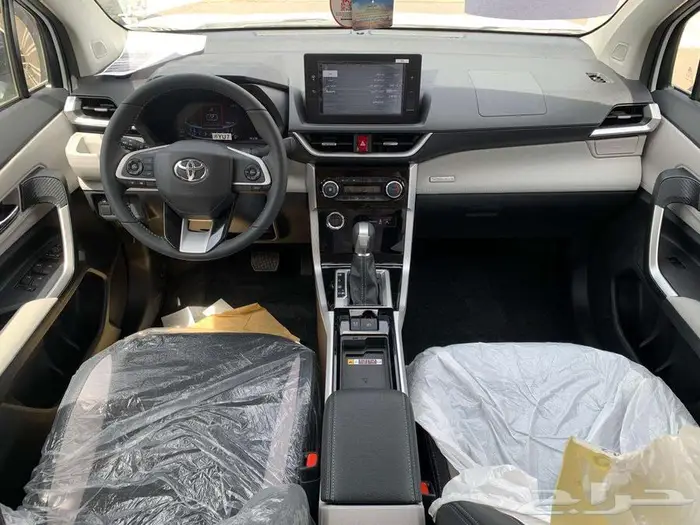 تويوتا فيلوز GLX بنزين 2025 9