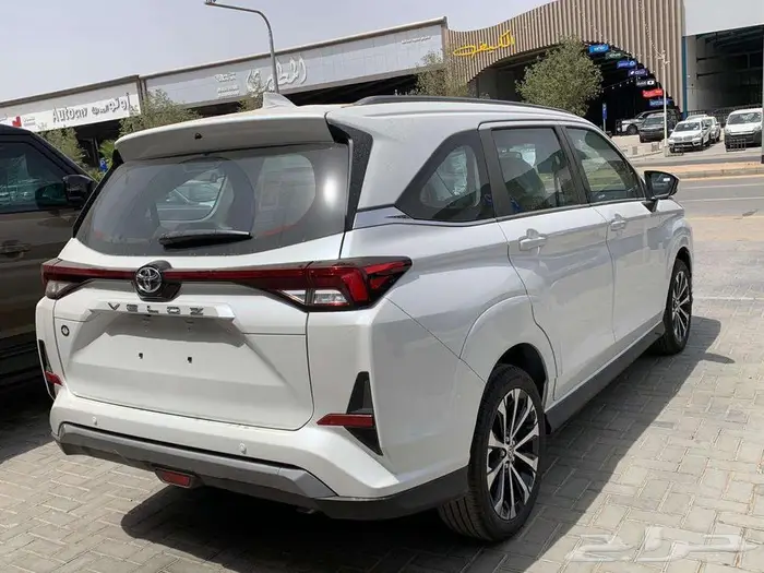 تويوتا فيلوز GLX بنزين 2025 3
