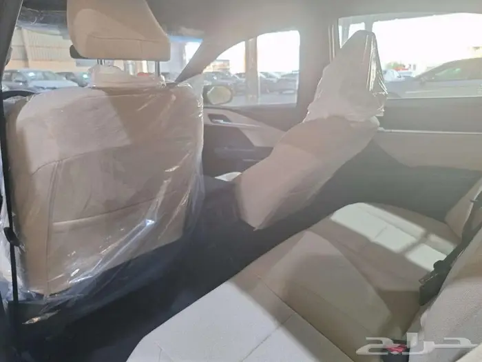 تويوتا كامرى E ستاندر بنزين2025 14