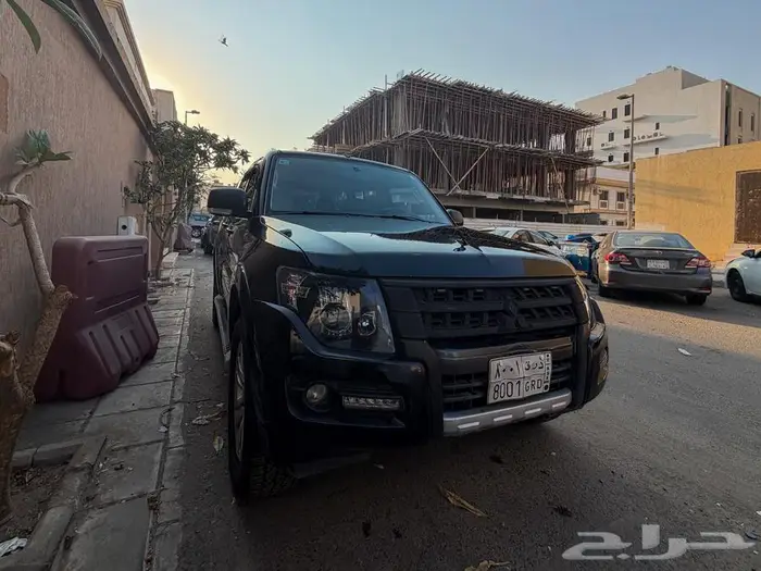 للبيع  متسوبيشي باجيرو 2017 فل العلامة الذهبية ممشى 116 الف 3