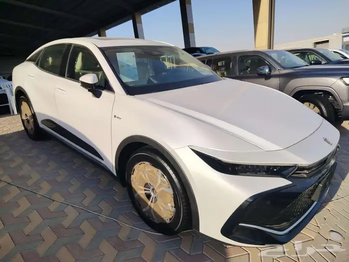 كراون بريميوم 2025 24