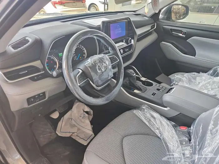 تويوتا هايلاندر GLE نص فل 2025 سعودي 5