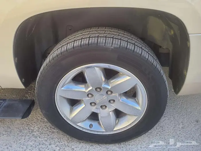 يوكن XL 2009 SLT 13