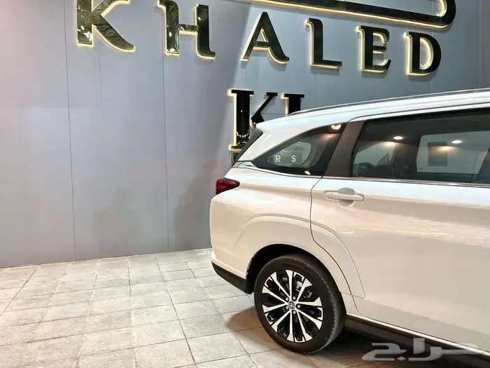 تويوتا فيلوز GLX 2025 كاش واقساط عازل حراري مجاني 3